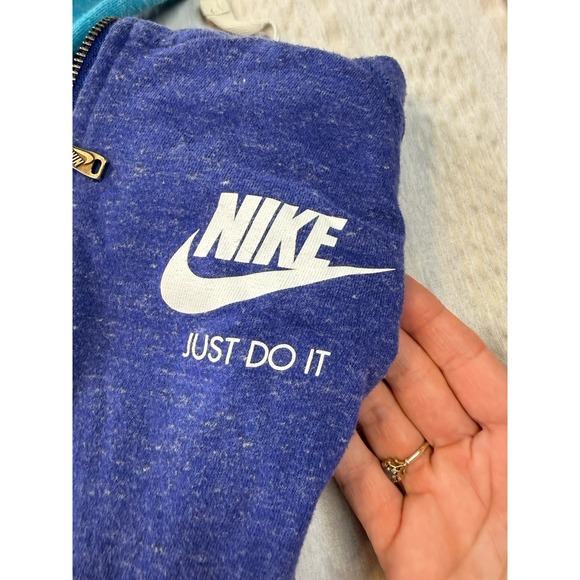 Nike Lightweight Zip Hoodie Bundle Womens M Just Do It Lot 3 - Picture 2 of 9